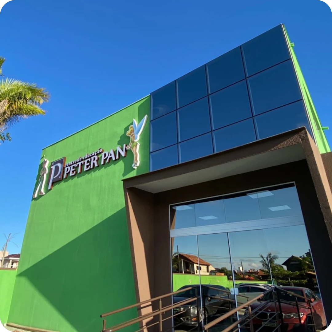 Fachada da unidade Balneário Piçarras das Escolas Peter Pan