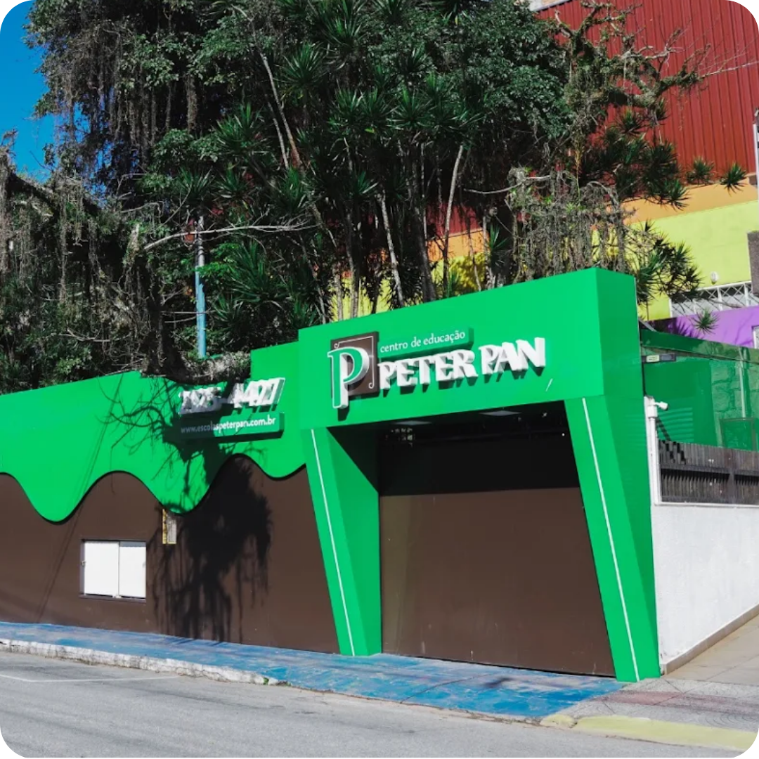 Fachada da unidade Centro das Escolas Peter Pan